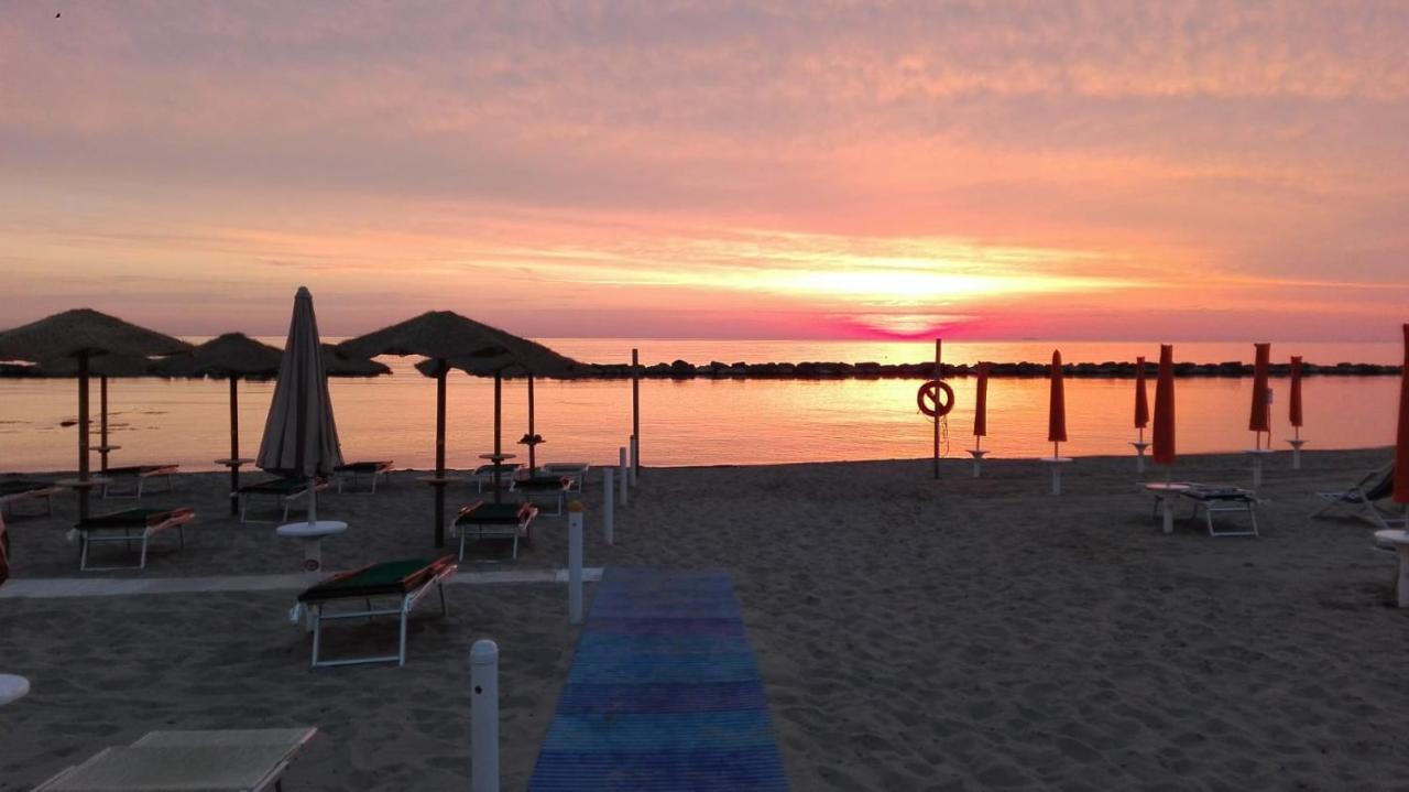 Camping Smeraldo Hotell Campomarino  Exteriör bild